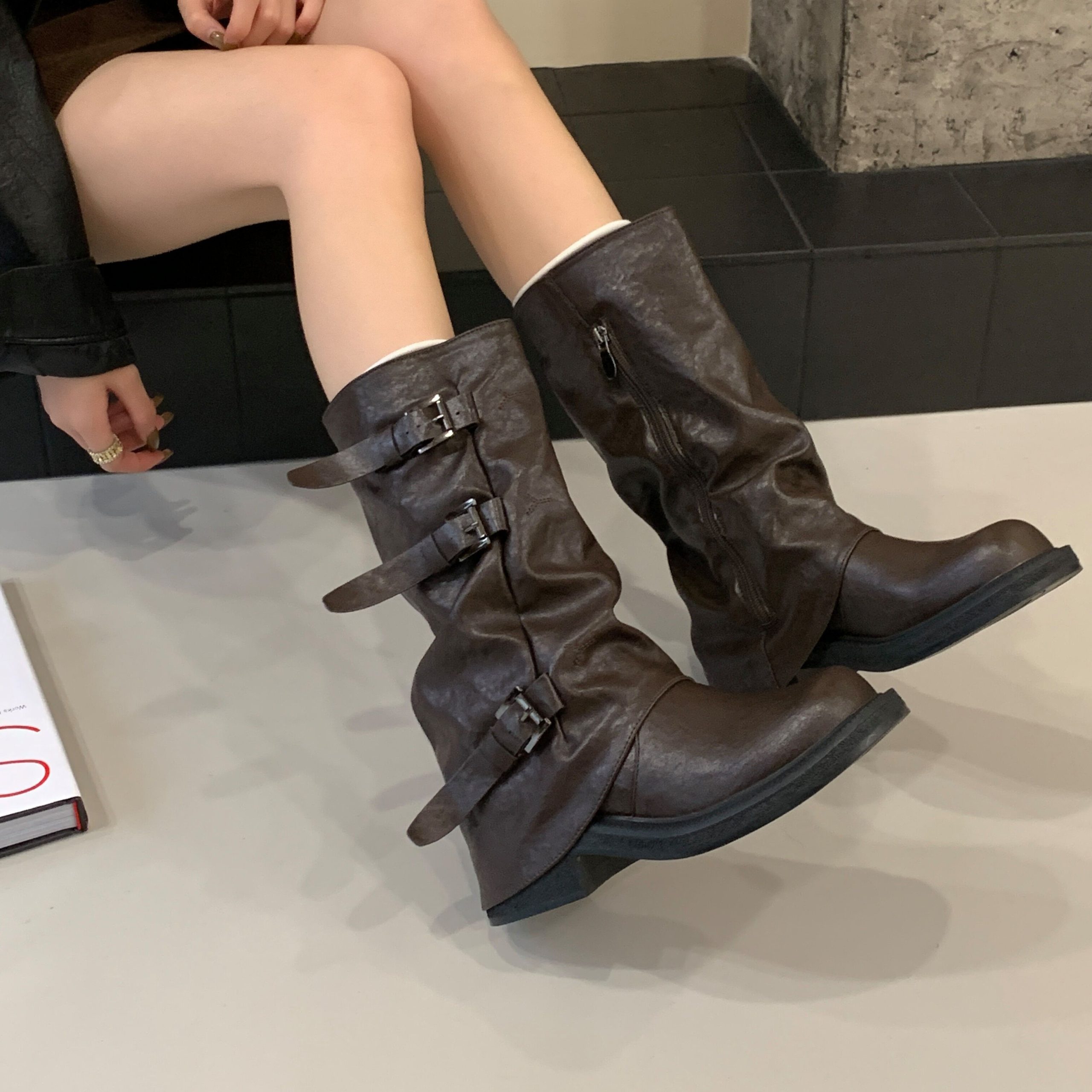 2025 New Round Toe Martin Boots 35-40 Sizes Women's Suede Mid Calf Fashion Boots