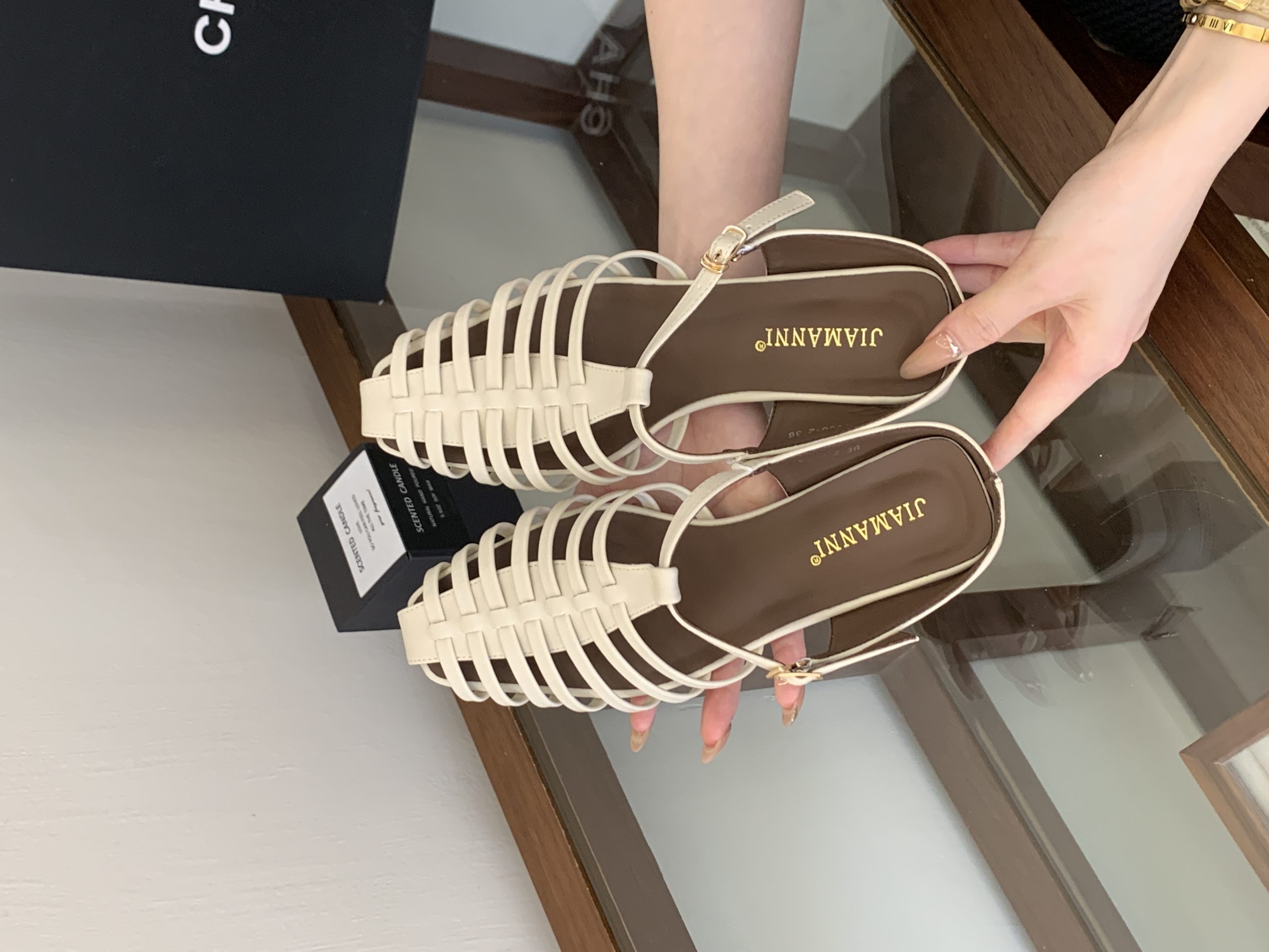 Korean Style Hollow Roman Sandals Women 2026 Summer New Fashion Versatile Thick Sole Female - Image 4