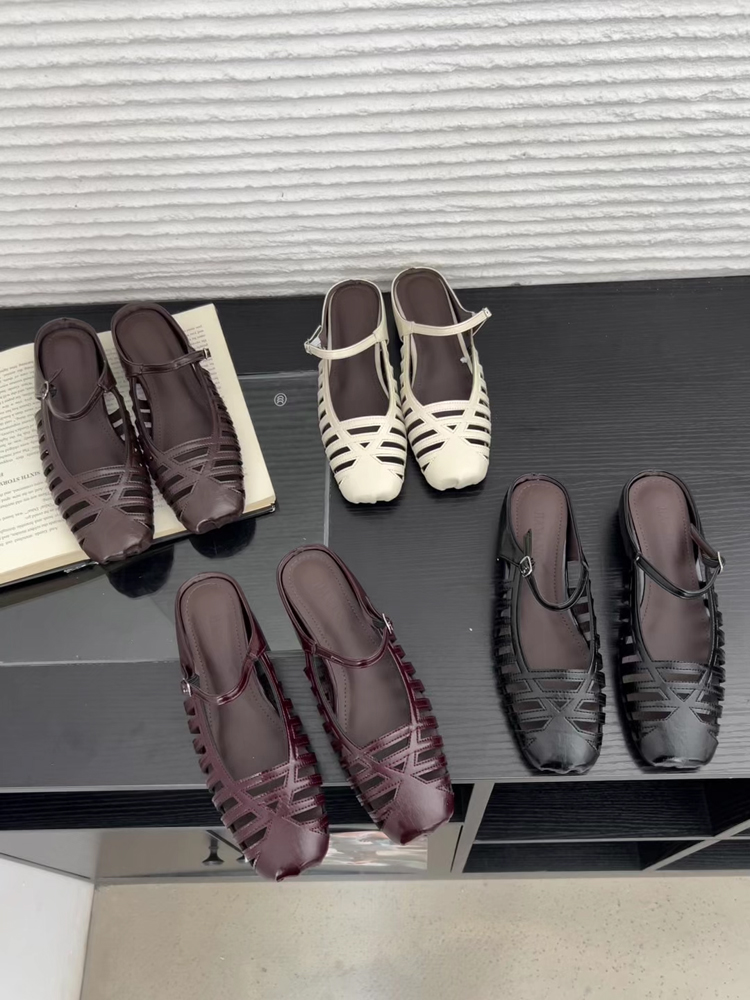 2026 New Soft Leather Women's Low Heel Open Toe Comfort Summer Slip-on Backless Closed Toe Sandals