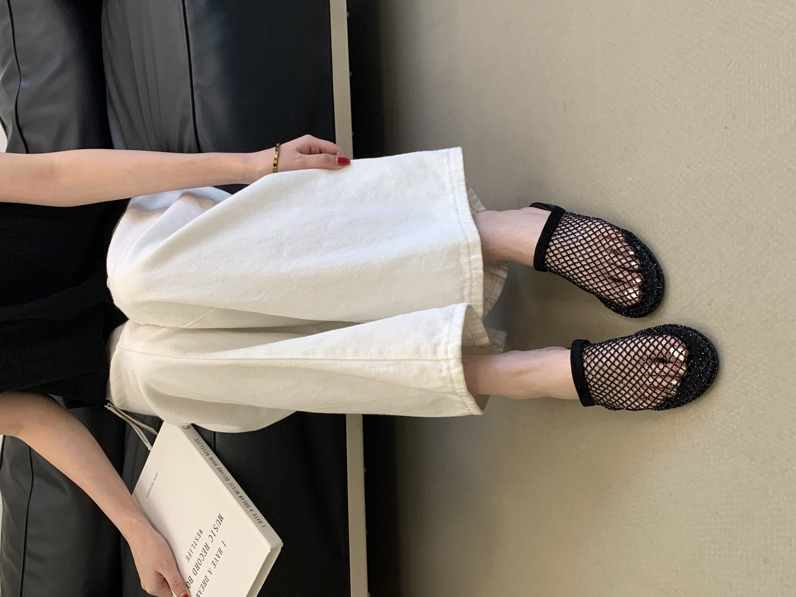 2026 New Hollow Rhinestone Closed Toe Slippers for Women Autumn Flat Anti-Slip Casual Shoes - Image 2